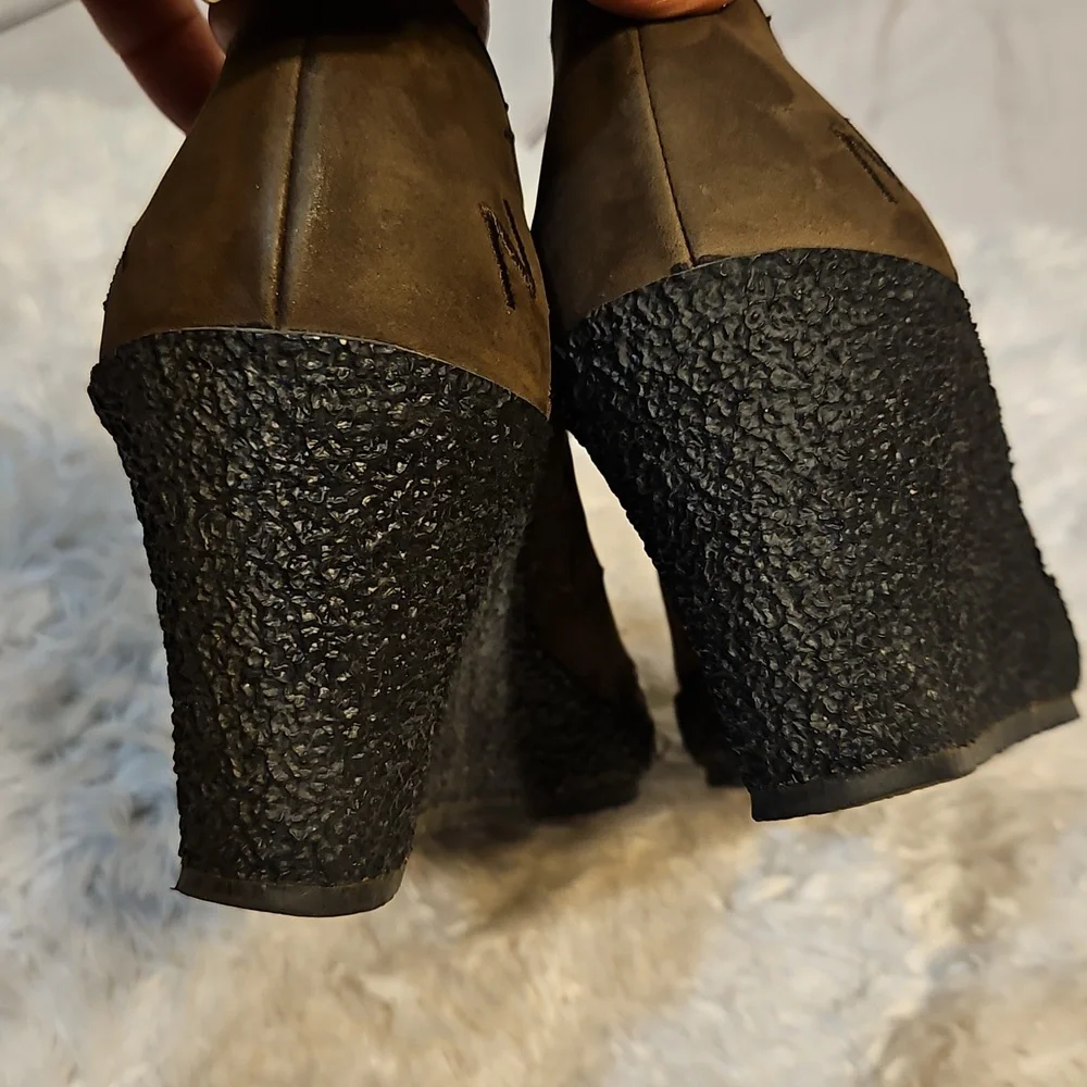 Chaussures Givenchy Shoes  BROWN Size 9‎ M